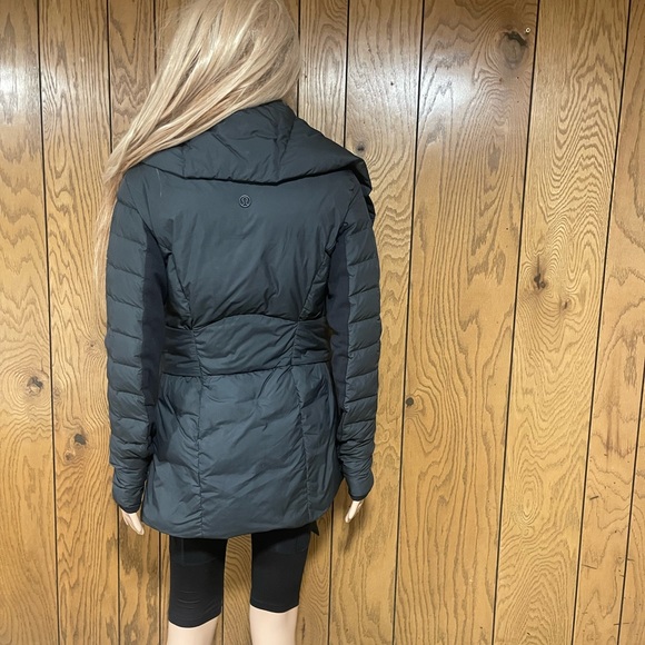 Lululemon" Enfold Wrap, Gray - Picture 6 of 16